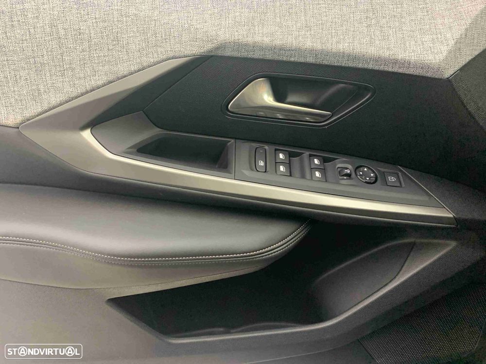 Peugeot 5008 1.2 Hybrid Allure e-DCS6 - 11