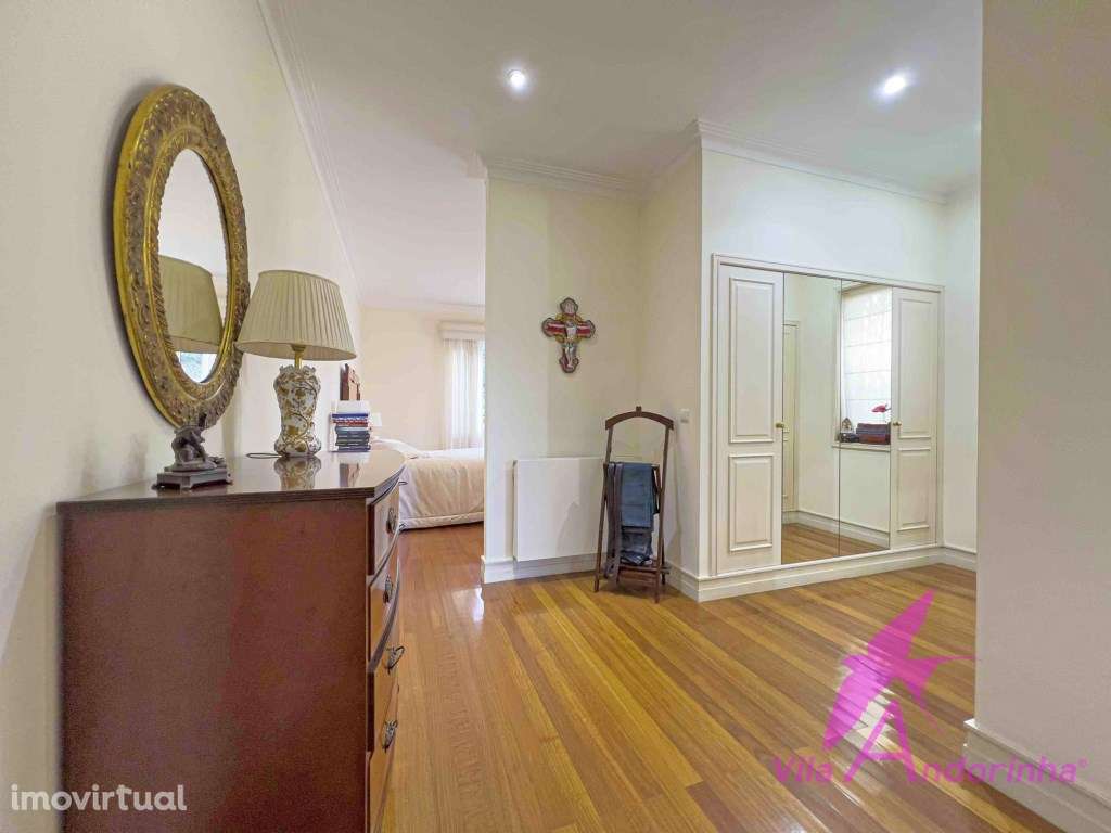 Moradia térrea T4 Independente com grande privacidade a 15 min da C... - Grande imagem: 4/43