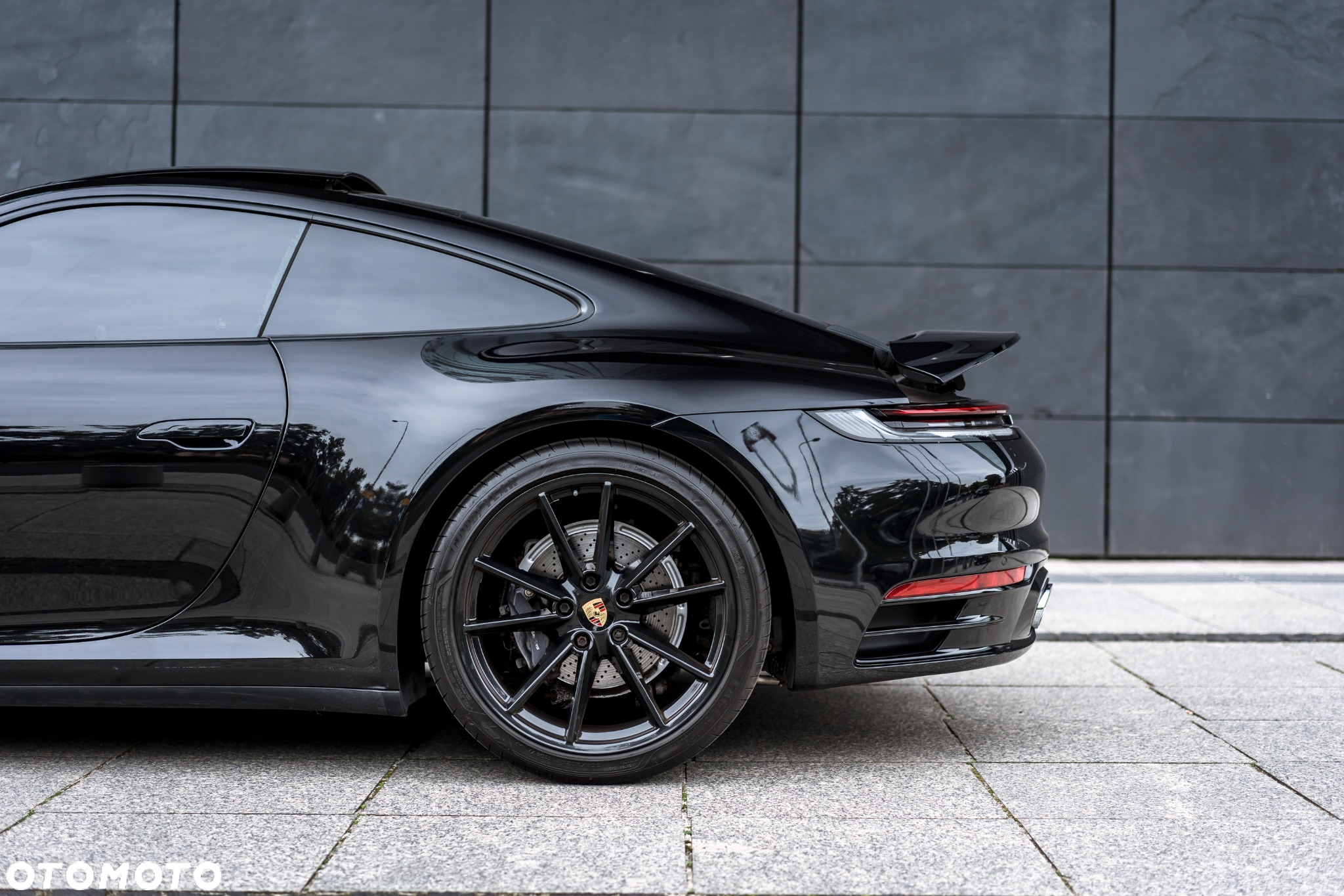 Porsche 911 Carrera - 4