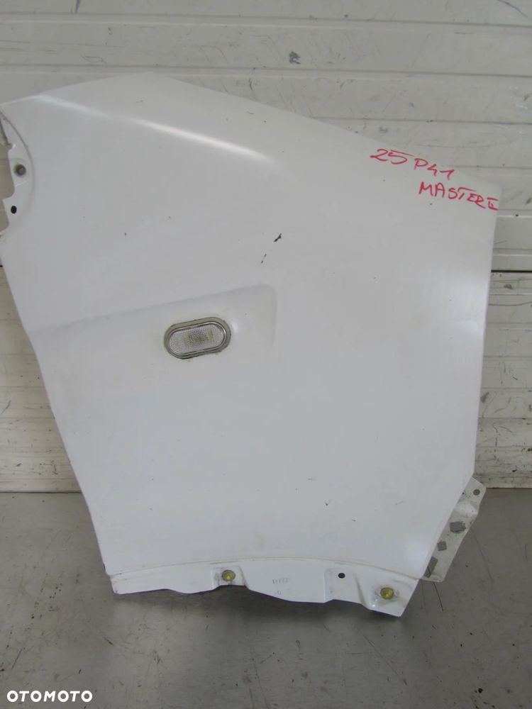 Renault Master II A 2.5 DCI błotnik prawy przód - 1