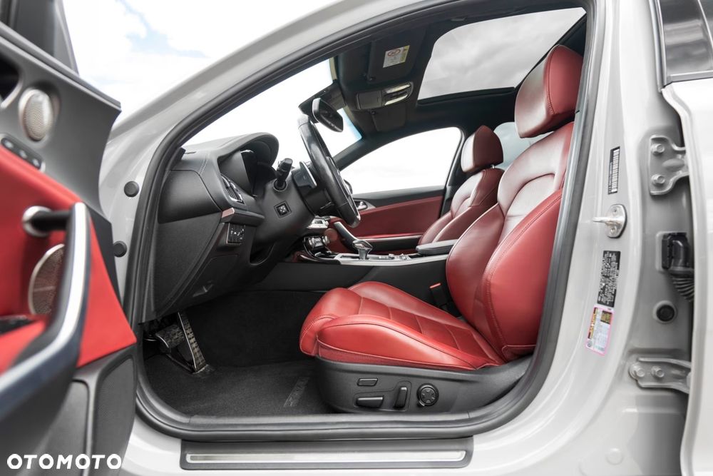 Kia Stinger - 9