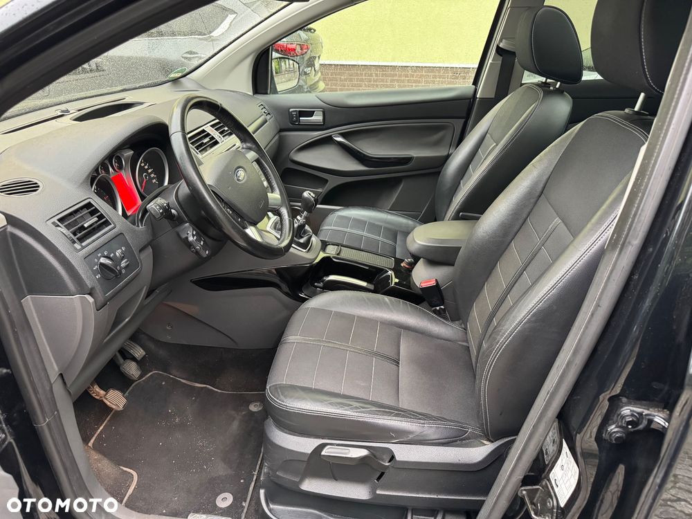 Ford Kuga S 2.0 TDCi 4x4 Plus Editionsmodell - 23