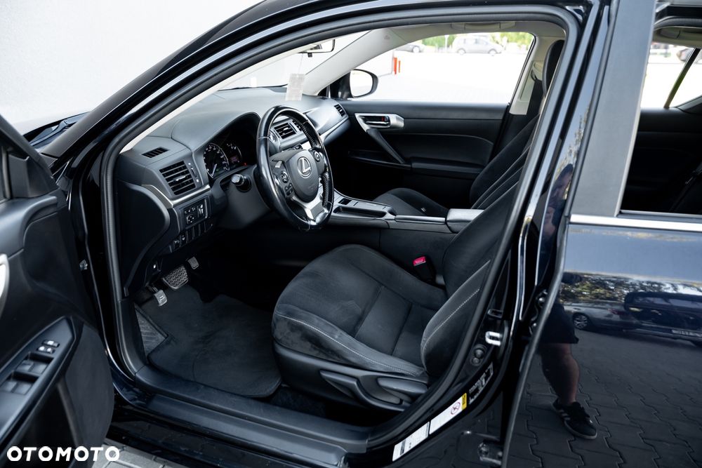 Lexus CT 200h - 14