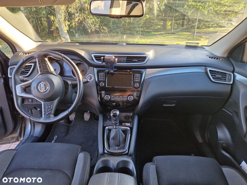 Nissan Qashqai 1.3 DIG-T N-Connecta EU6d - 10