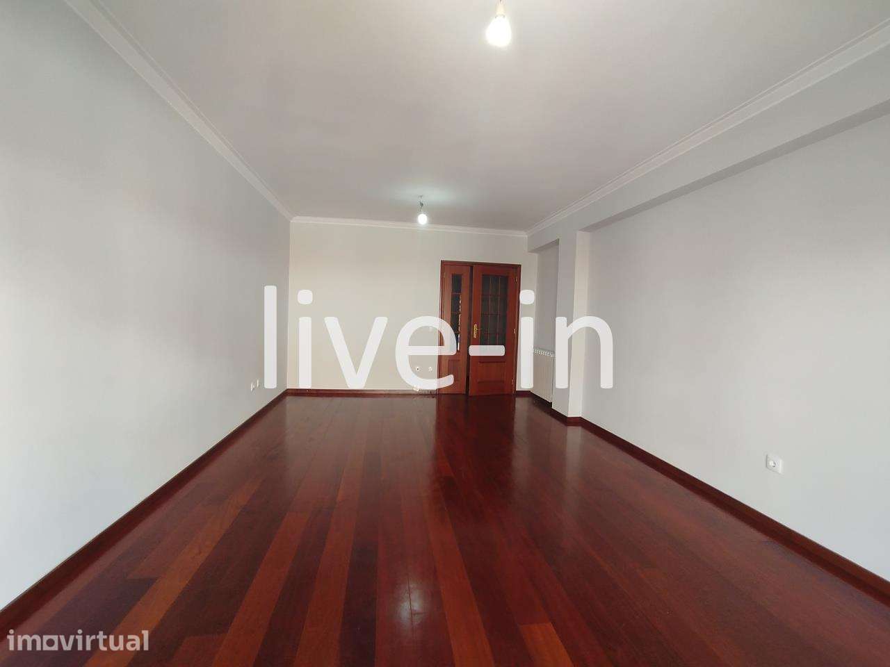 Apartamento T3 com garagem fechada no centro de Viseu - Grande imagem: 4/14