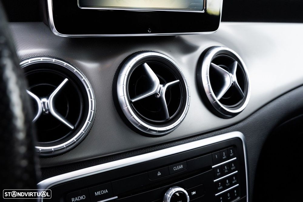 Mercedes-Benz CLA 180 d AMG Line - 28