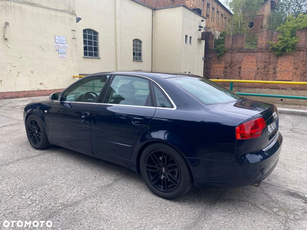 Audi A4 Limousine - 7