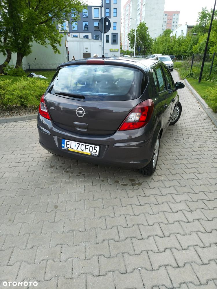 Opel Corsa 1.2 16V Edition / Active - 4
