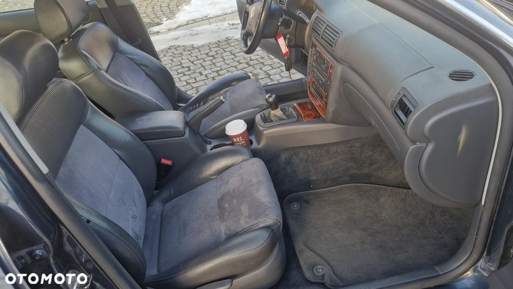 Volkswagen Passat 1.9 TDI Exclusive - 14