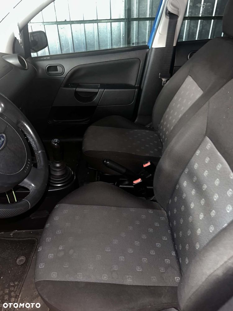 Ford Fiesta 1.3 Ambiente - 8
