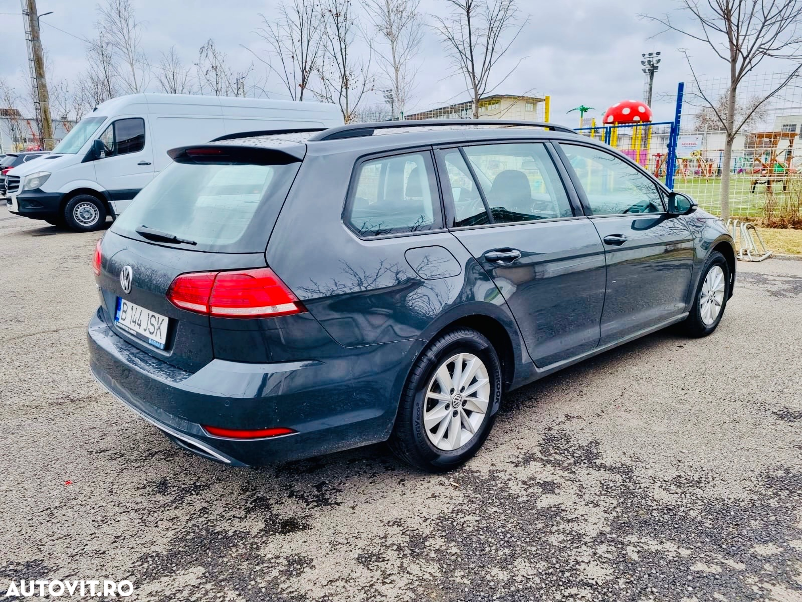 Volkswagen Golf 1.6 TDI Comfortline - 4