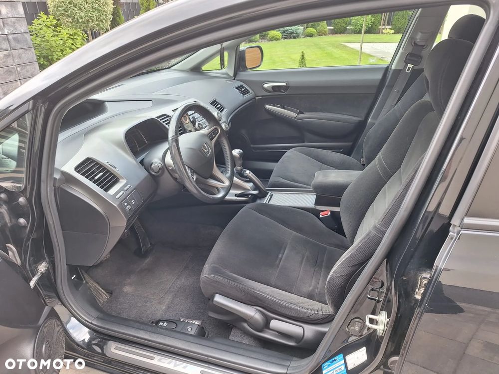 Honda Civic 1.8 Executive - 8