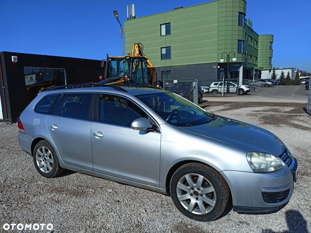 Volkswagen Golf - 6