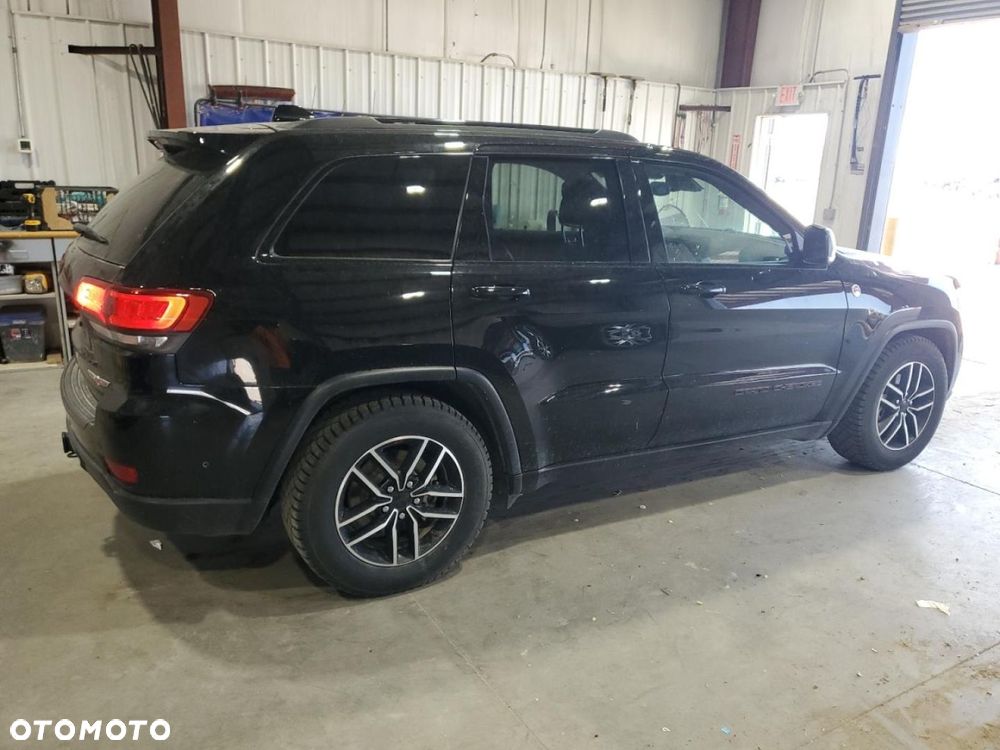 Jeep Grand Cherokee - 11