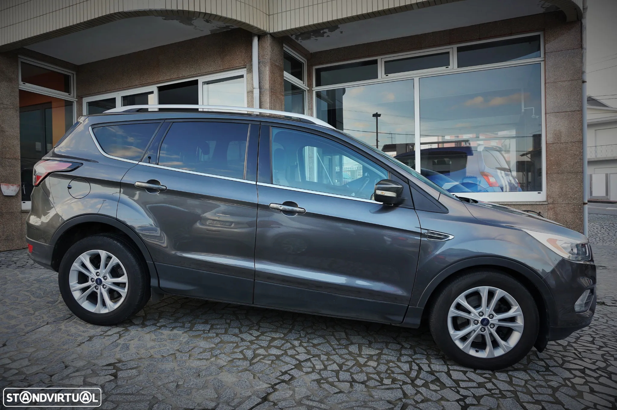 Ford Kuga 1.5 TDCi Titanium - 4
