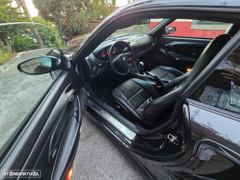 Porsche 911 (996) Turbo - 4
