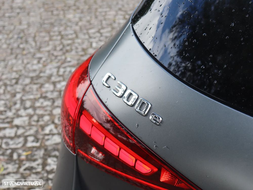 Mercedes-Benz C 300 e T 9G-TRONIC AMG Line - 9