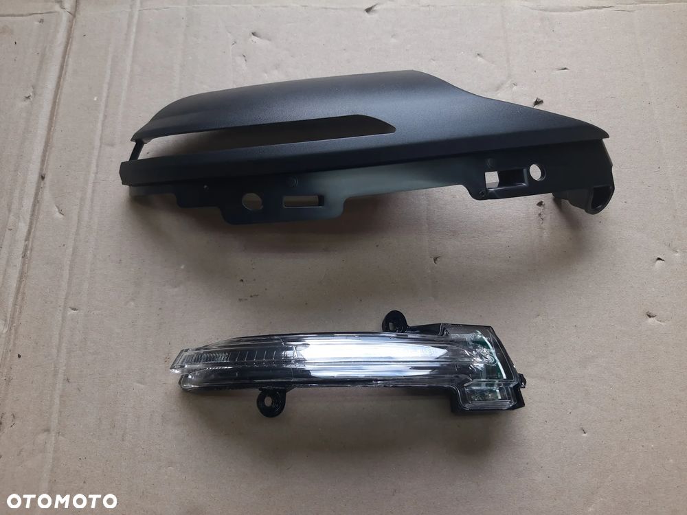 * Renault Clio V kierunek lusterka lewego nowy kierunkowskaz - 1