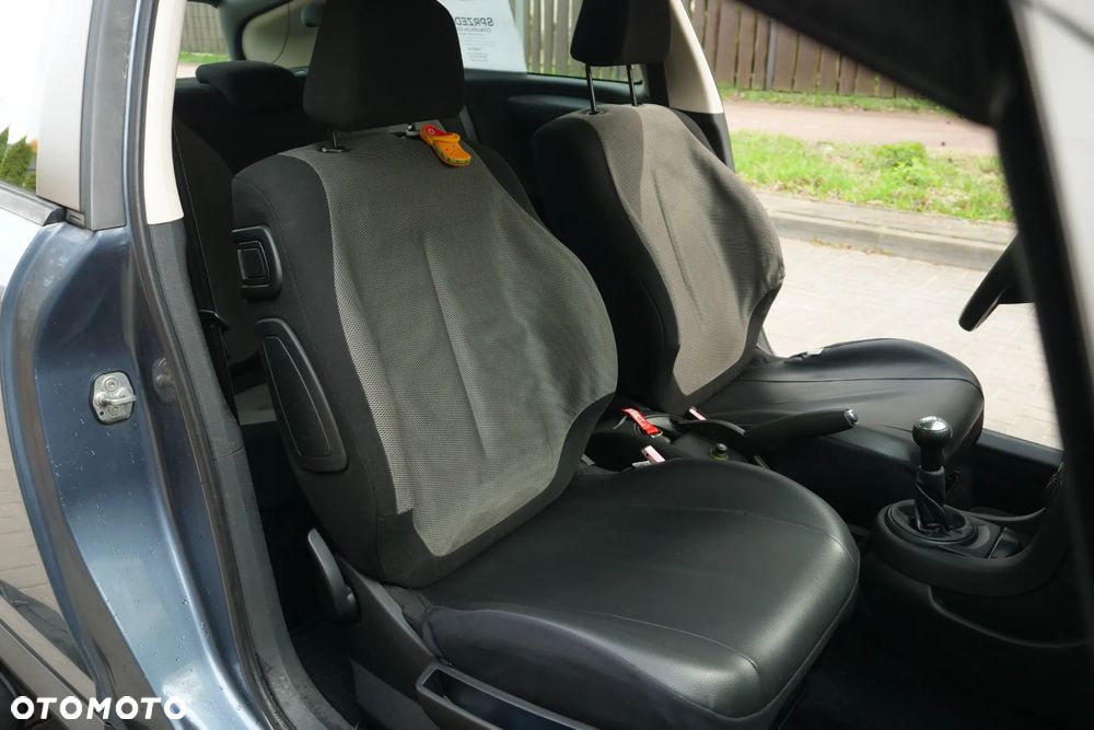 Citroën C4 1.6 16V VTR - 16