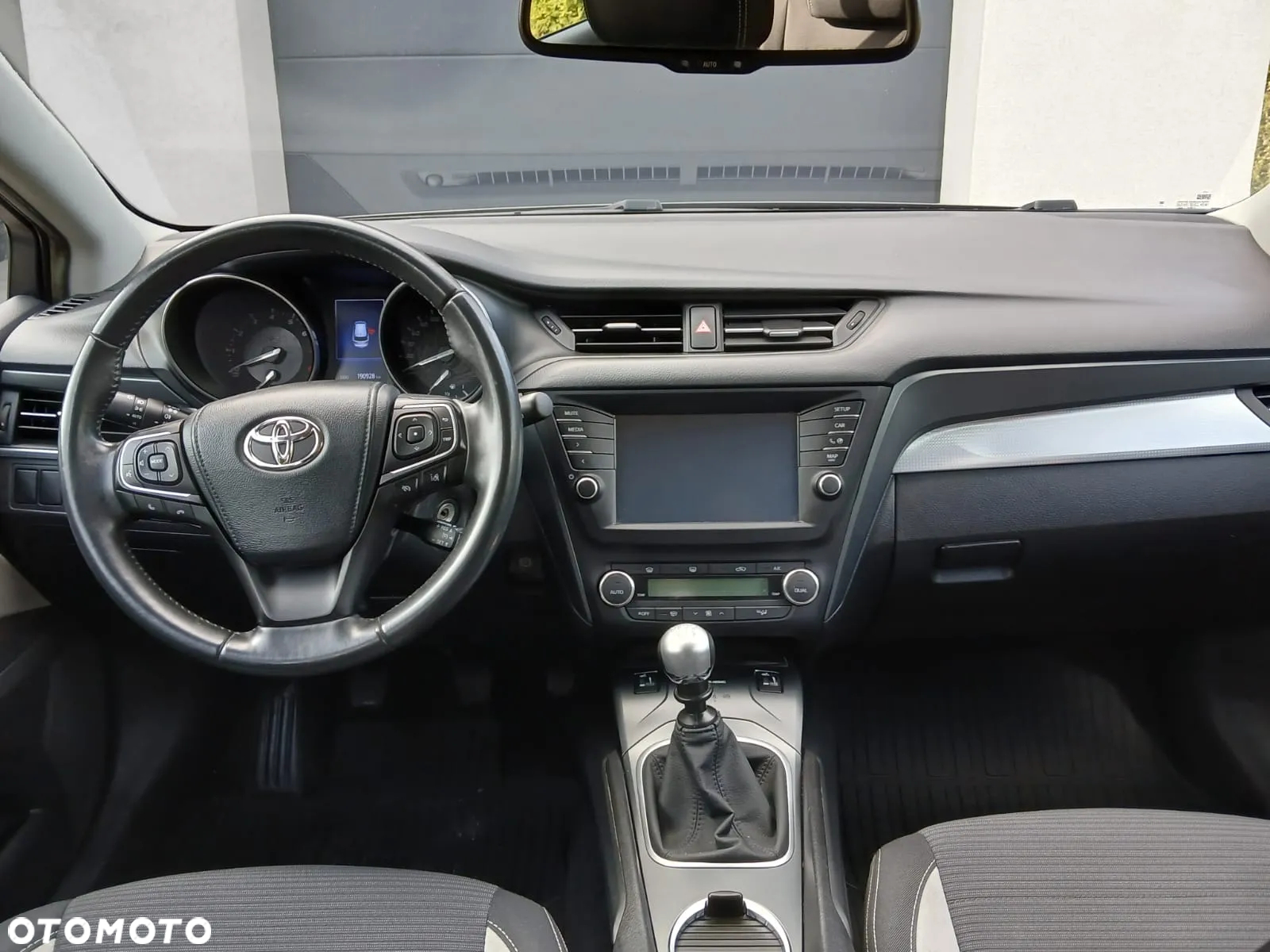Toyota Avensis Touring Sports 1.8 Comfort - 17