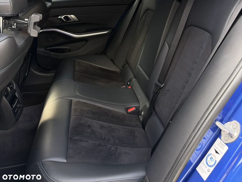 BMW Seria 3 320d xDrive Edition M Sport Shadow - 16