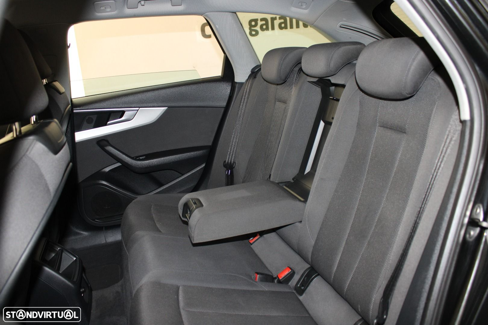 Audi A4 Avant 2.0 TDI S tronic - 28