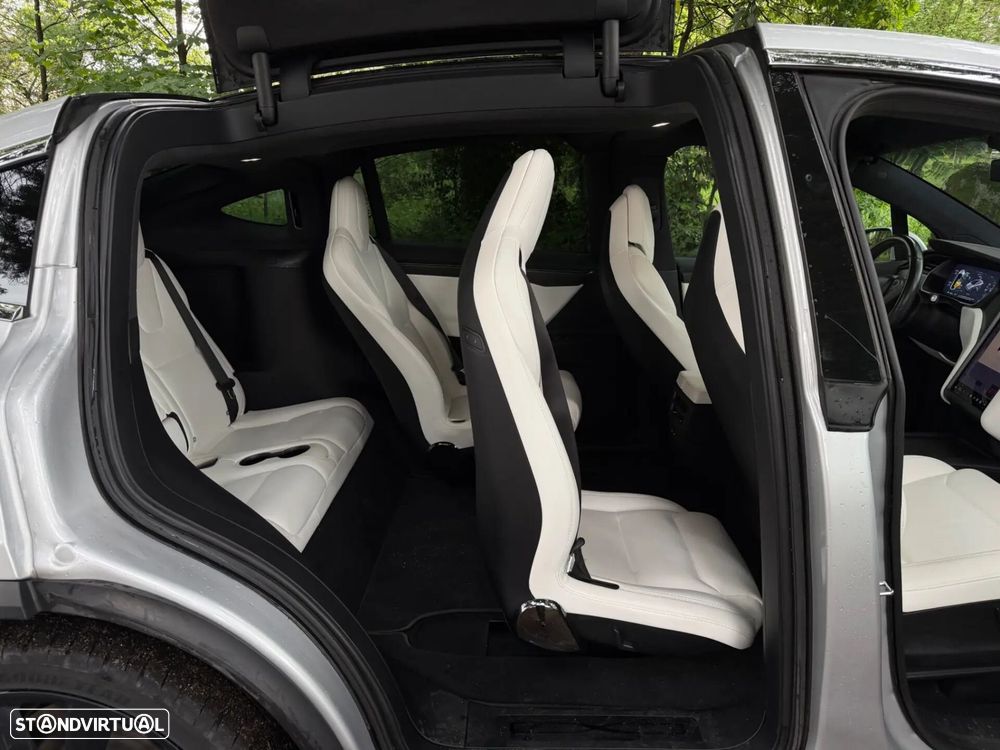 Tesla Model X 100D - 15