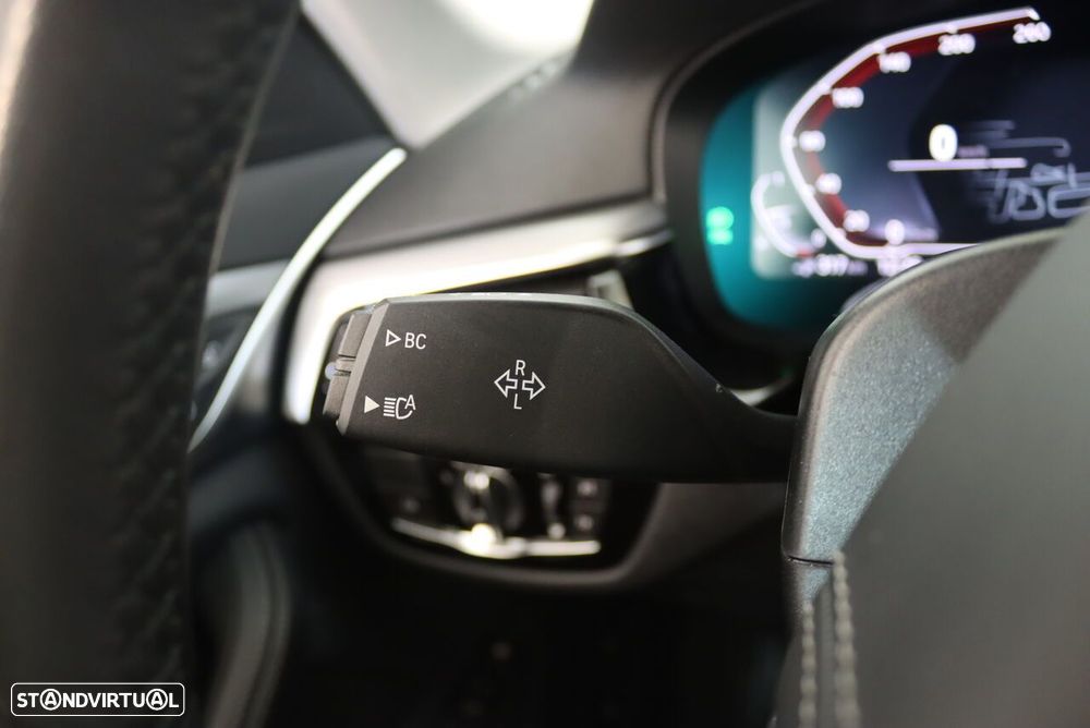 BMW 530 e Line Luxury - 14