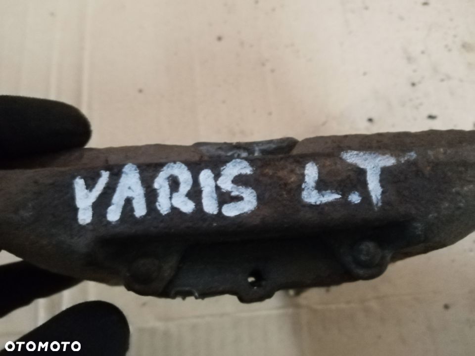 Zacisk hamulcowy lewy tył tylny Toyota Yaris I - 5