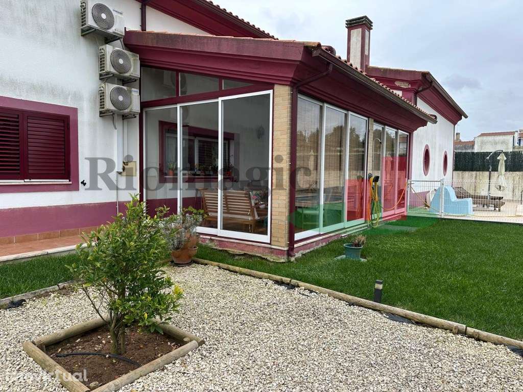 Moradia V3 com Garagem, Jardim e Piscina no Alto da Serra - Rio Maior - Grande imagem: 3/38