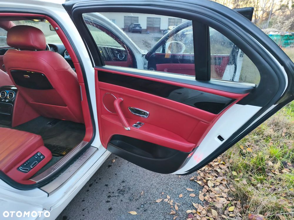 Bentley Flying Spur V8 Mulliner - 14