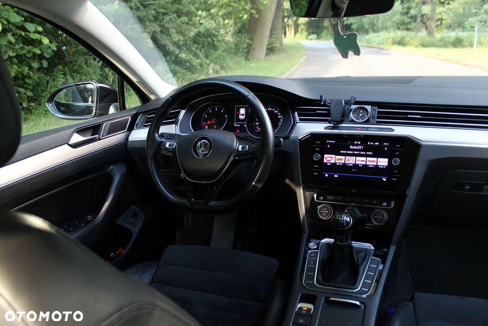 Volkswagen Passat - 17