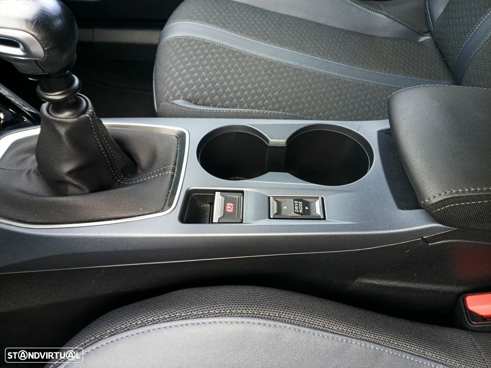 Peugeot 2008 1.2 PureTech Allure Pack - 21