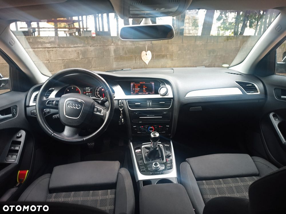 Audi A4 Avant 2011 photo 4