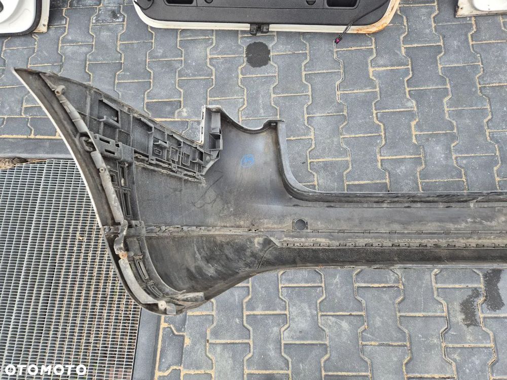 VW PASSAT B6 DRZWI / KLAPA BAGAŻNIKA / BŁOTNIK / MASKA / DESKA ROZDZIELCZA BIAŁE / CZARNE - 19