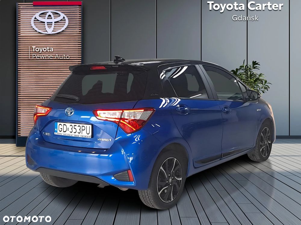 Toyota Yaris Hybrid 100 Selection Passion - 5