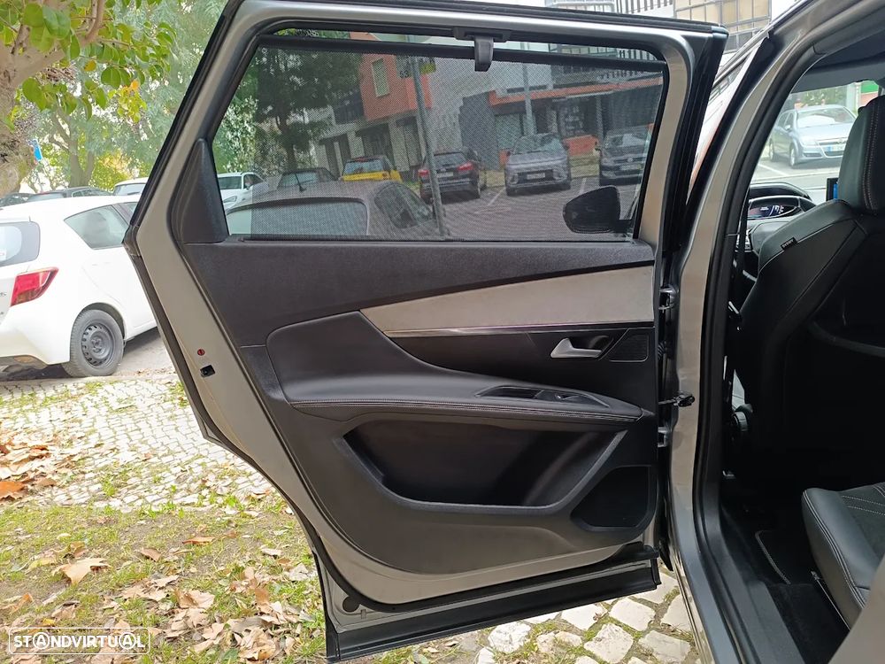 Peugeot 5008 PureTech 130 EAT8 Stop & Start GT - 20