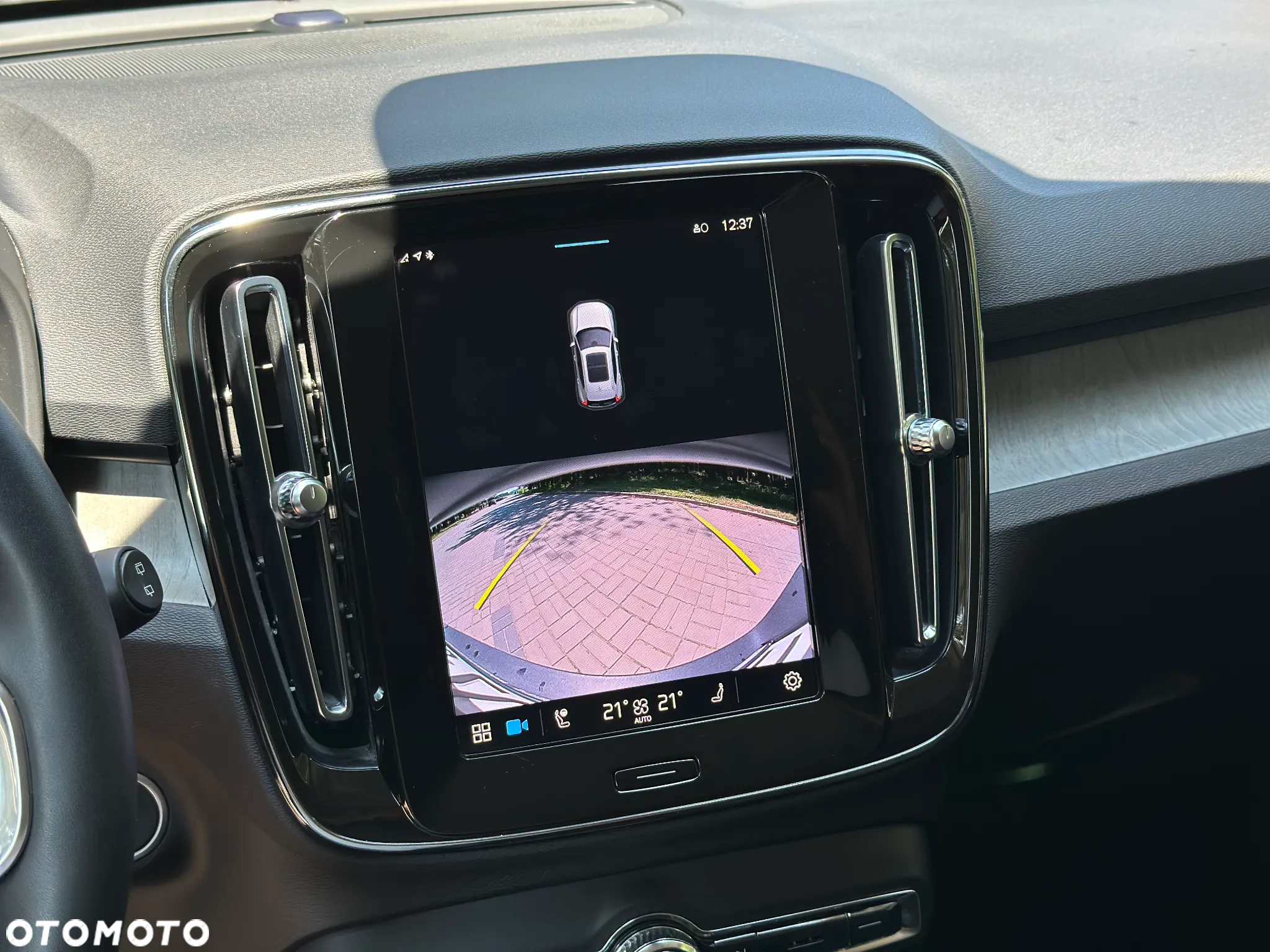 Volvo XC 40 B5 AWD Ultimate Dark - 19