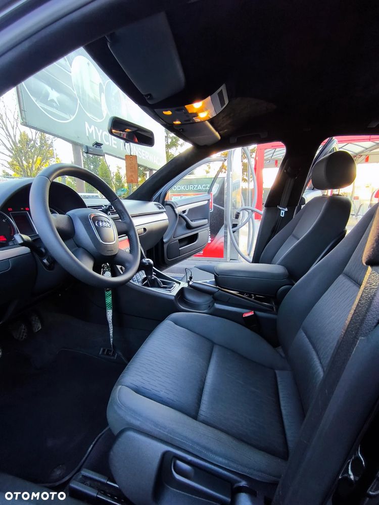 Audi A4 Limousine 1.6 - 5