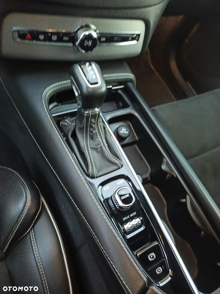 Volvo XC 90 T6 AWD R-Design 7os - 8