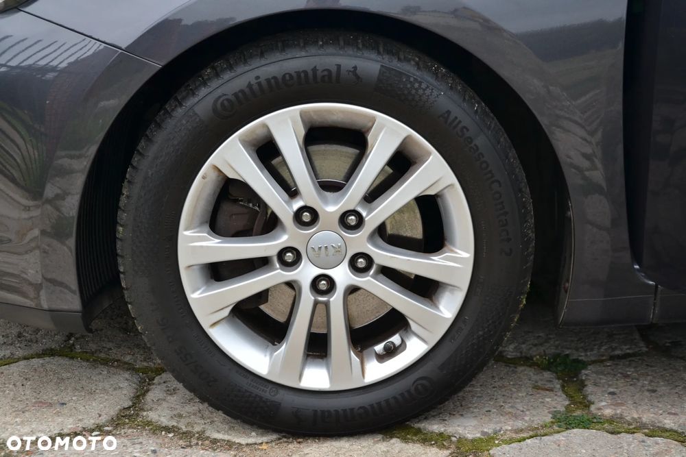 Kia Ceed 1.6 GDI Dream Team Edition - 36