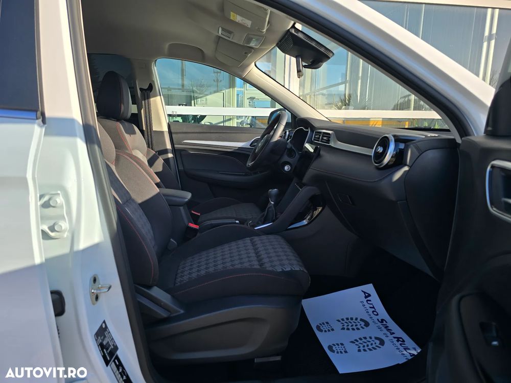 MG ZS 1.5 GSL 5MT Excite - 10