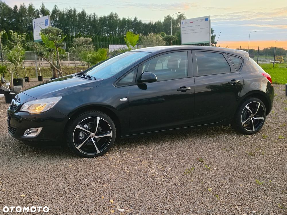 Opel Astra 1.6 Design Edition - 17