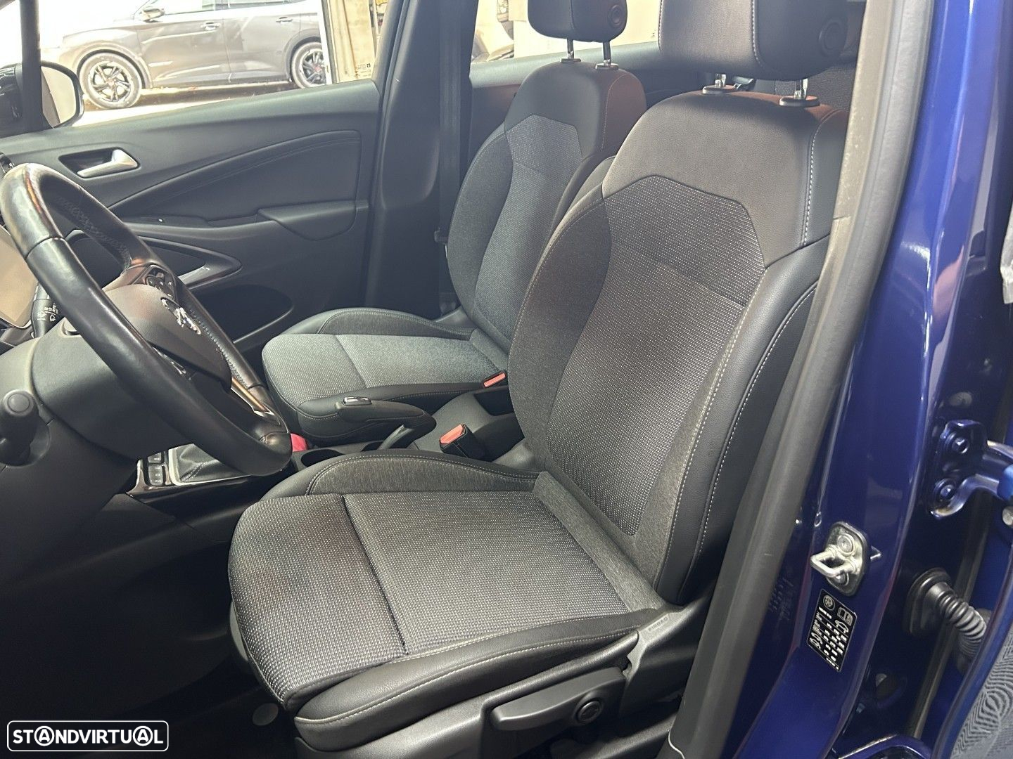 Opel Crossland X - 12
