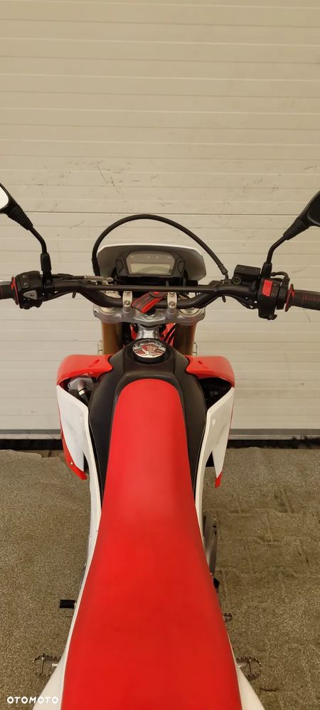 Honda CRF - 33