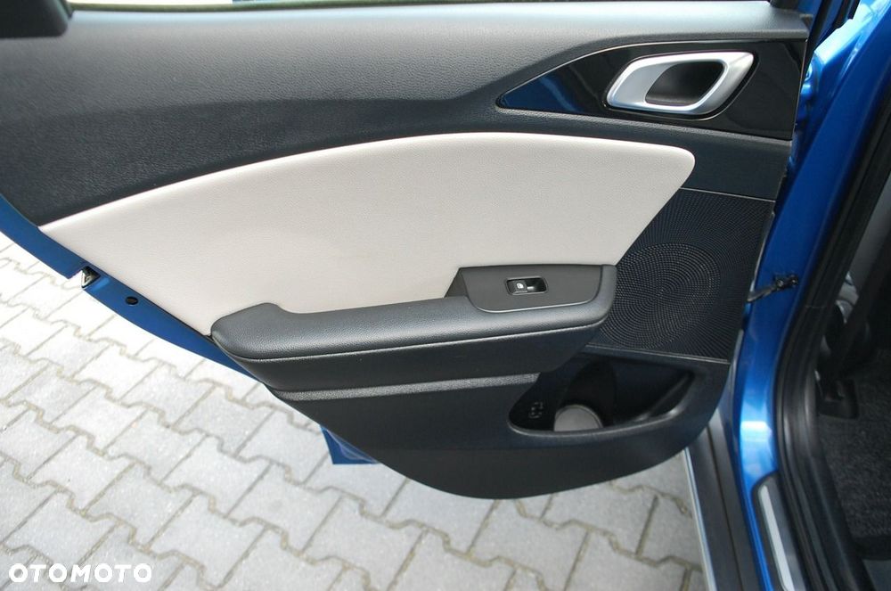 Kia XCeed - 28