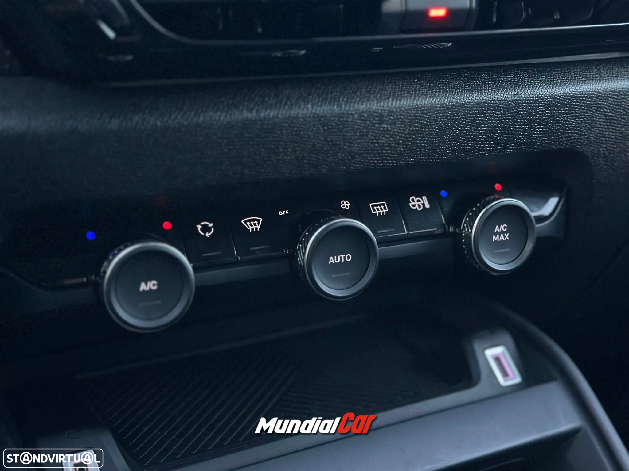Citroën C4 BlueHDi 130 Stop&Start EAT8 FEEL PACK - 27
