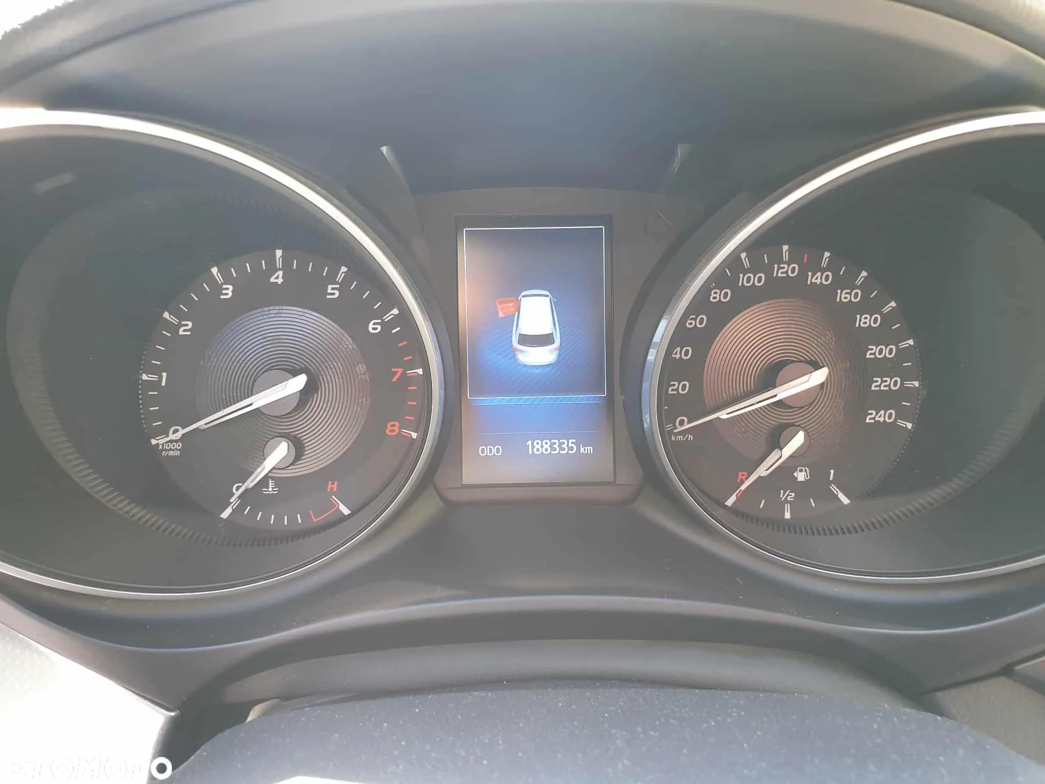 Toyota Avensis - 5