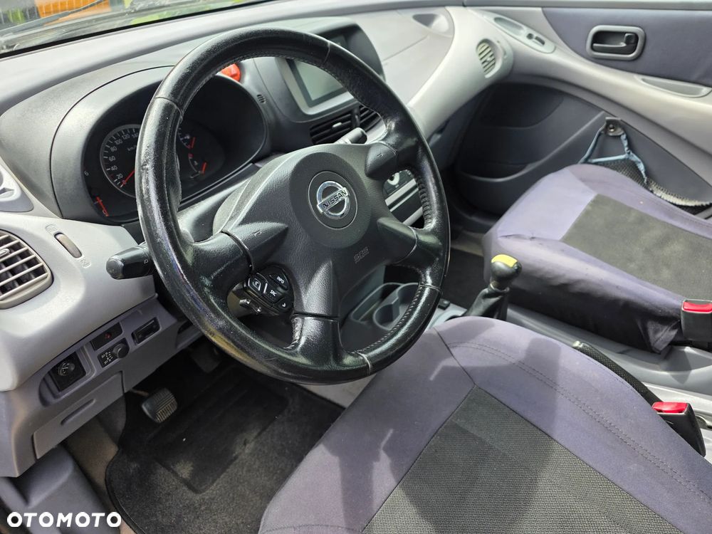 Nissan Almera Tino 1.8 Acenta - 10