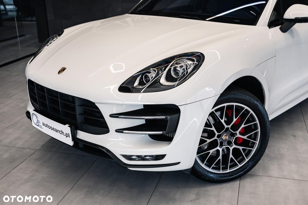 Porsche Macan Turbo - 40